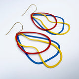 Tri Shape dangle earrings in Primarys