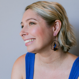 Midi Cassowary earrings in Black/Blue/Red