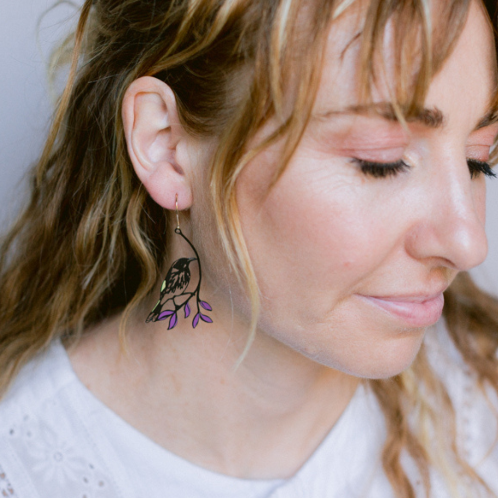 Midi New Holland Honeyeater earrings in Black/Yellow/Purple