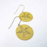 Midi Sand Dollar earrings in Sand