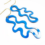 Squiggle earrings in Blue