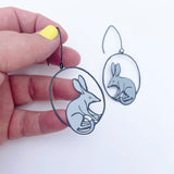 Midi Bilby earrings in Black/Grey