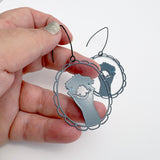 Midi Emu earrings in Grey/Blue