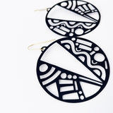 Geometric Disc earrings in Black