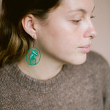 Midi Alocasia plant earrings in Green/White