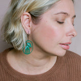 Midi Alocasia plant earrings in Green/White