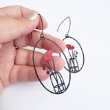 Poppy Vase earrings in Black/Red