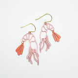 Midi Prawn dangle earrings in Coral