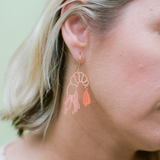 Midi Prawn dangle earrings in Coral