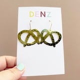 Pretzel earrings in Gold