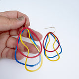 Tri Shape dangle earrings in Primarys