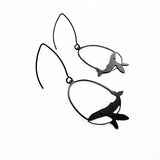 Mini Whale earrings in Black